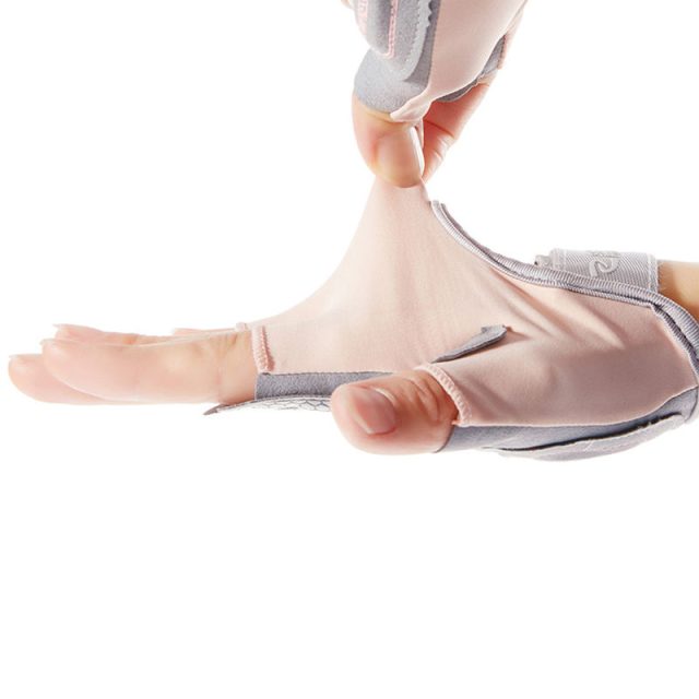 Stand out on the court custom pickleball gloves (1) Stand out on the court custom pickleball gloves (1)