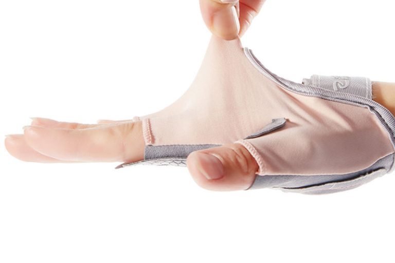 Superior performance custom fit pickleball gloves (2)